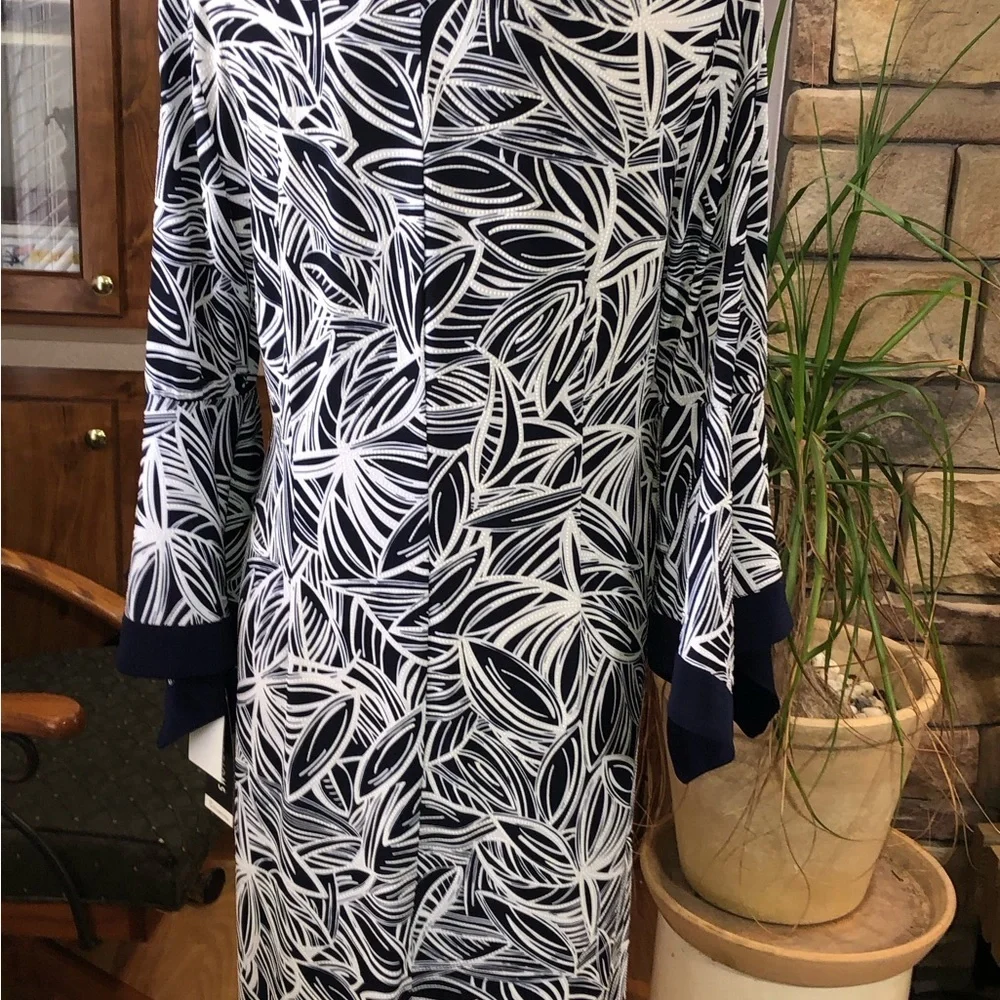 NWT PERCEPTIONS NEW YORK SIZE 12 NAVY BLUE & WHITE TEXTURED LEAF PATTERN